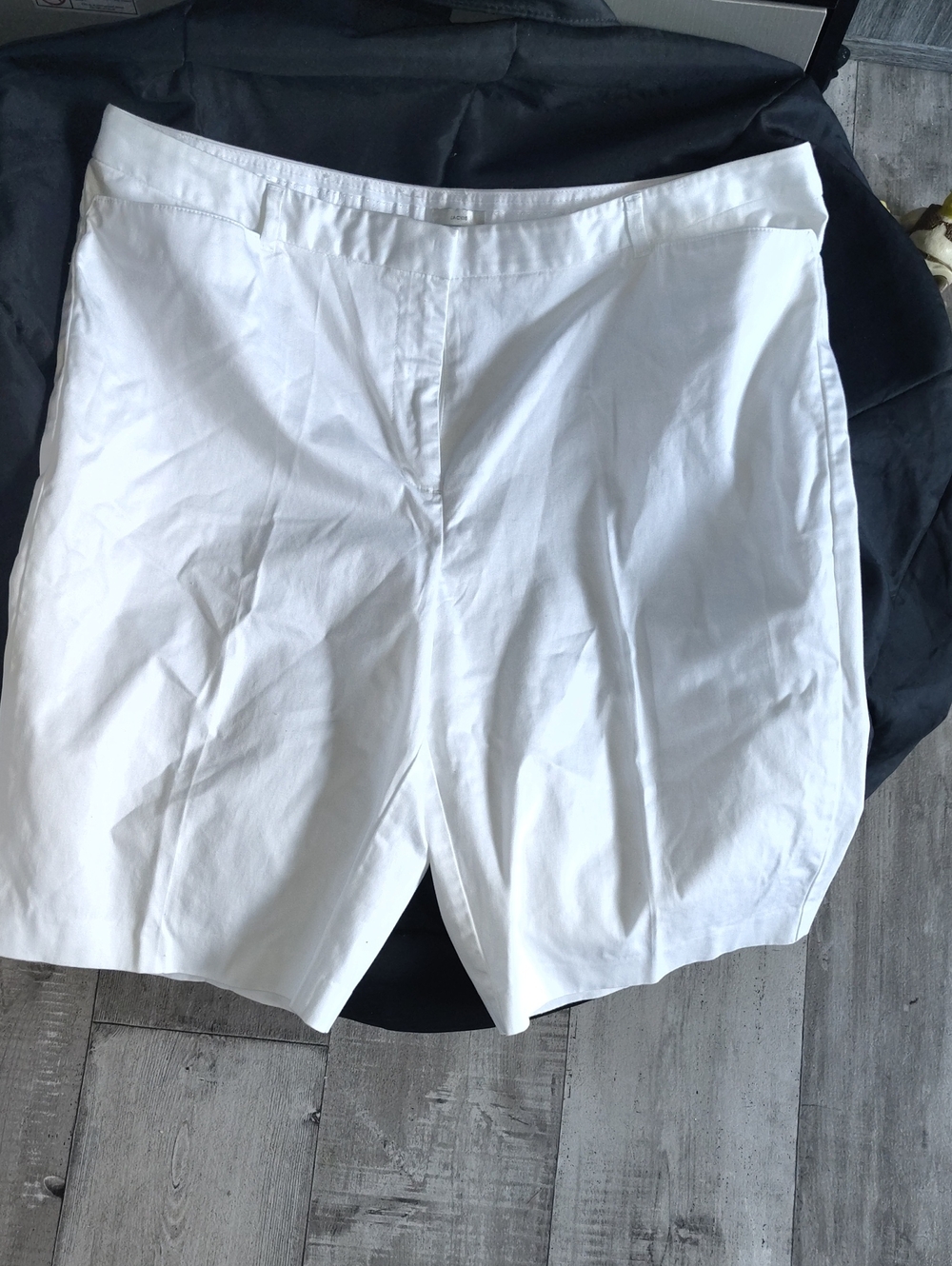 Liz Claiborne White Women's Bermuda Shorts